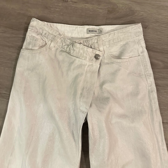 SIMKAI Cool Girl Fold Waist Metallic Wash White Silver Jeans Sz 26 NEW - Picture 2 of 4